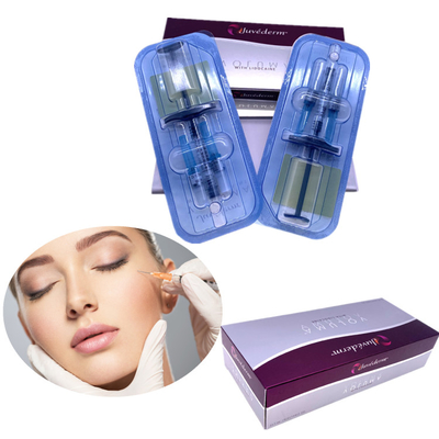 Juvedermの皮膚注入口2x1mlのスポイトの針の十字はゲルの唇の注入をつないだ