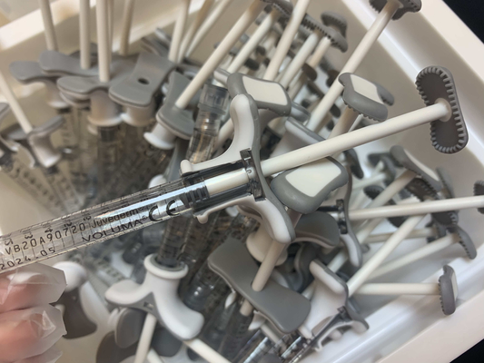 注射可能なゲルの唇の注入口Juvederm超4