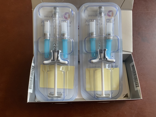 唇は満ちる女性のHyaluronic酸の皮膚注入口Juvederm超3の皮を剥ぐ