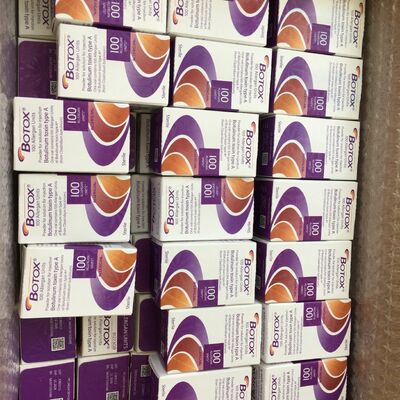 トキシン アラガン 100u ボツリヌス毒素パウダー配合で、しわを滑らかにし、筋肉を弛緩させ、顔の輪郭を整える効果を提供します。